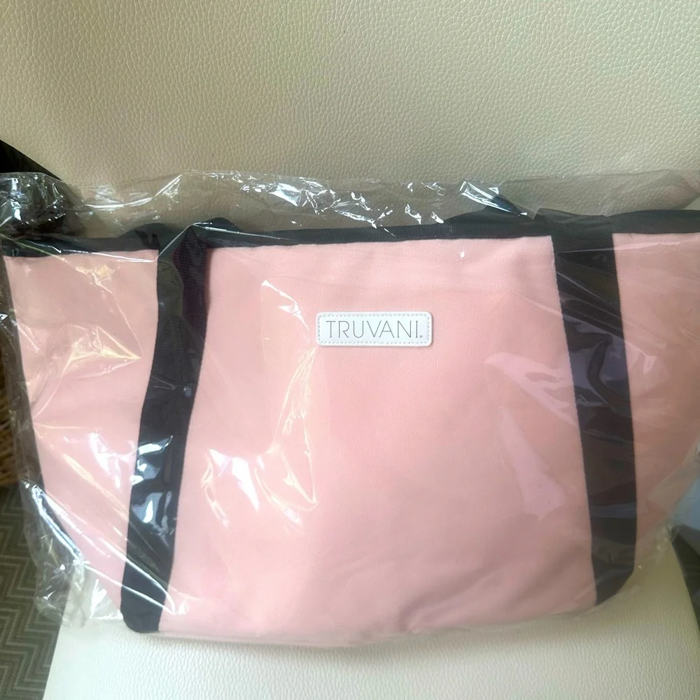 Truvani 2023 PINK W/ BLACK Insulated Tote Bag - Brand New (aka The Food Babe!)